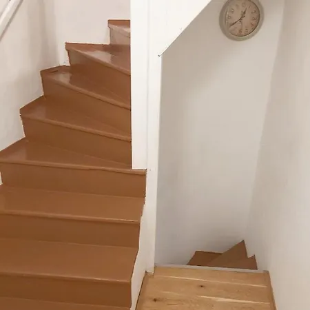 ルームズ メギ ゲストハウス