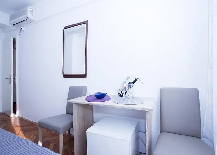 Megi Gostinjska kuća 2*